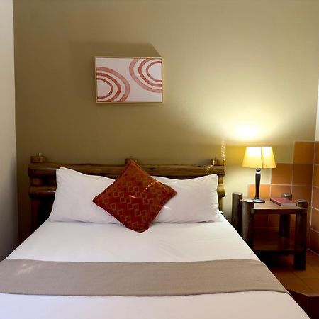 Centurion Guest House And Lodge Ngoại thất bức ảnh